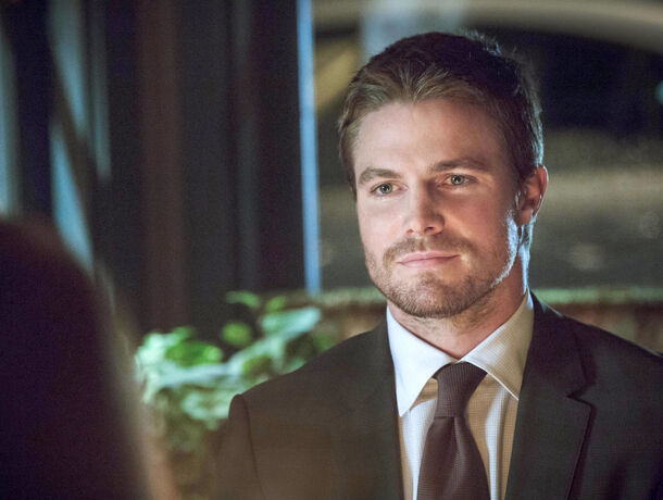 Stephen Amell Gives OG Suits Fans Even More Reasons to Trash Him - image 1