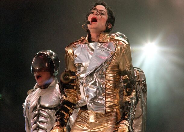 Elton John's Truth Bomb on Michael Jackson: ‘A Disturbing Person to Be Around’ - image 1